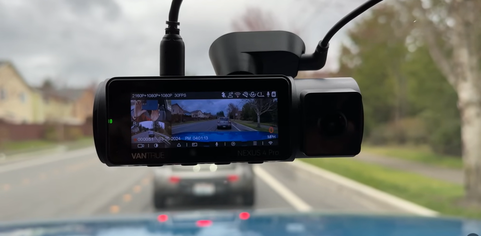 7 Best Safe Driving Car Gadgets for 2025