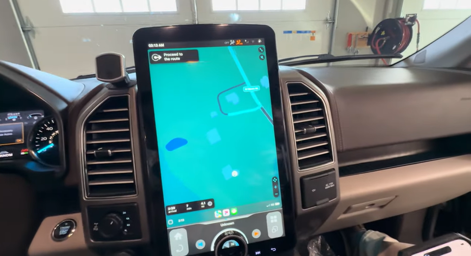 How to Connect Your Smartphone to a Touchscreen Car Radio?